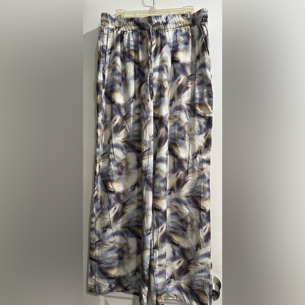 Women’s Elastic-Waist Printed Lounge Pants in Blue and Cream